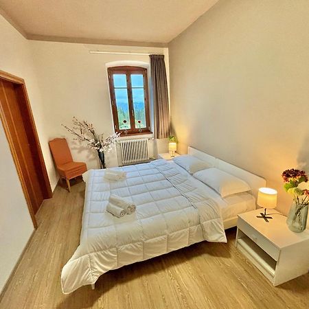 Hotel Corno Bianco Нова-Поненте Экстерьер фото
