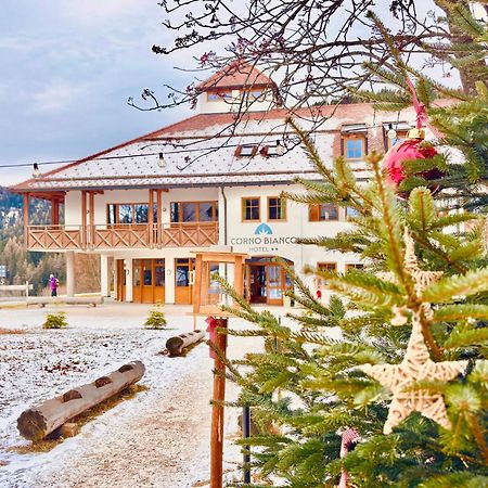 Hotel Corno Bianco Нова-Поненте Экстерьер фото