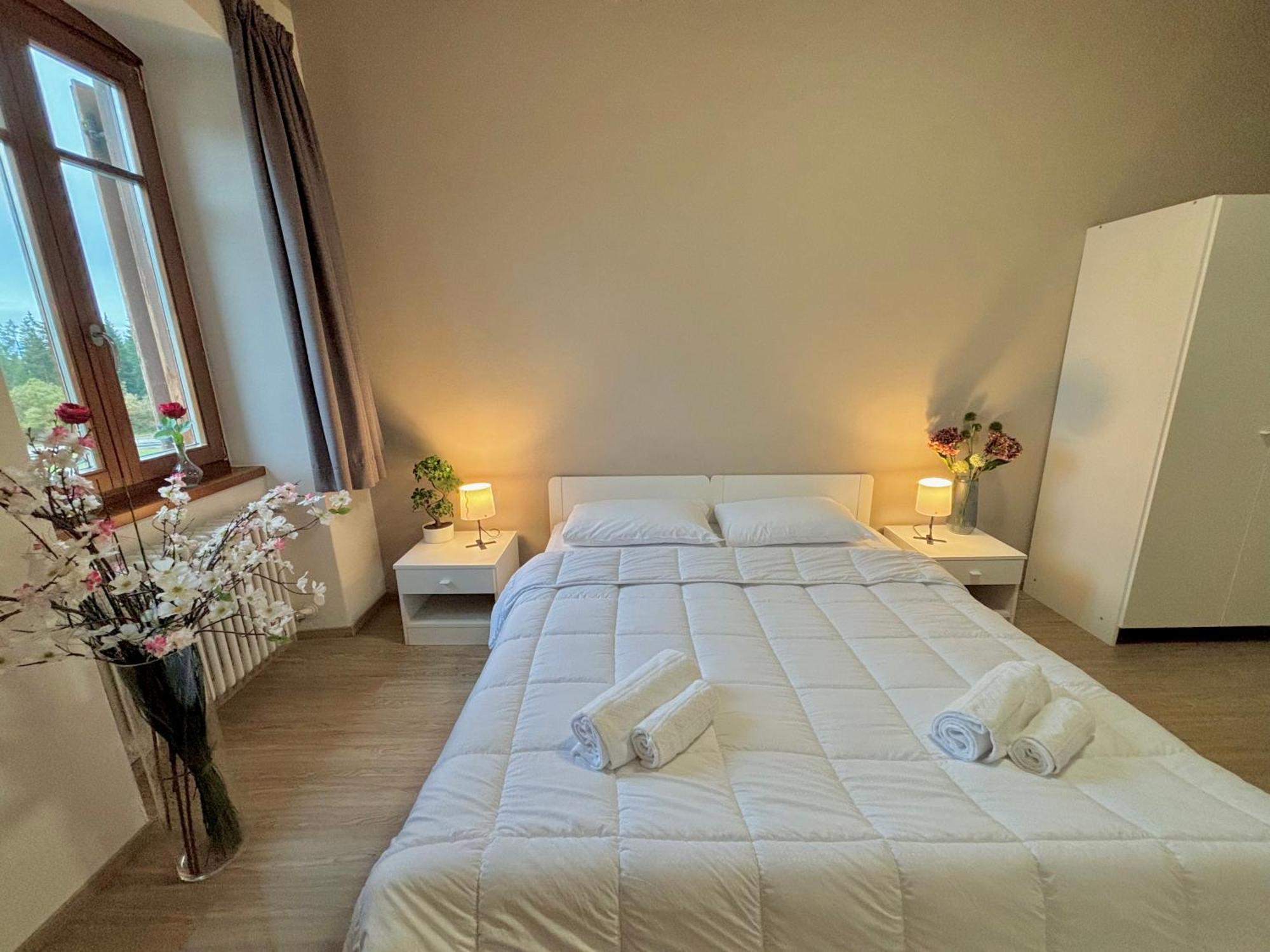 Hotel Corno Bianco Нова-Поненте Экстерьер фото
